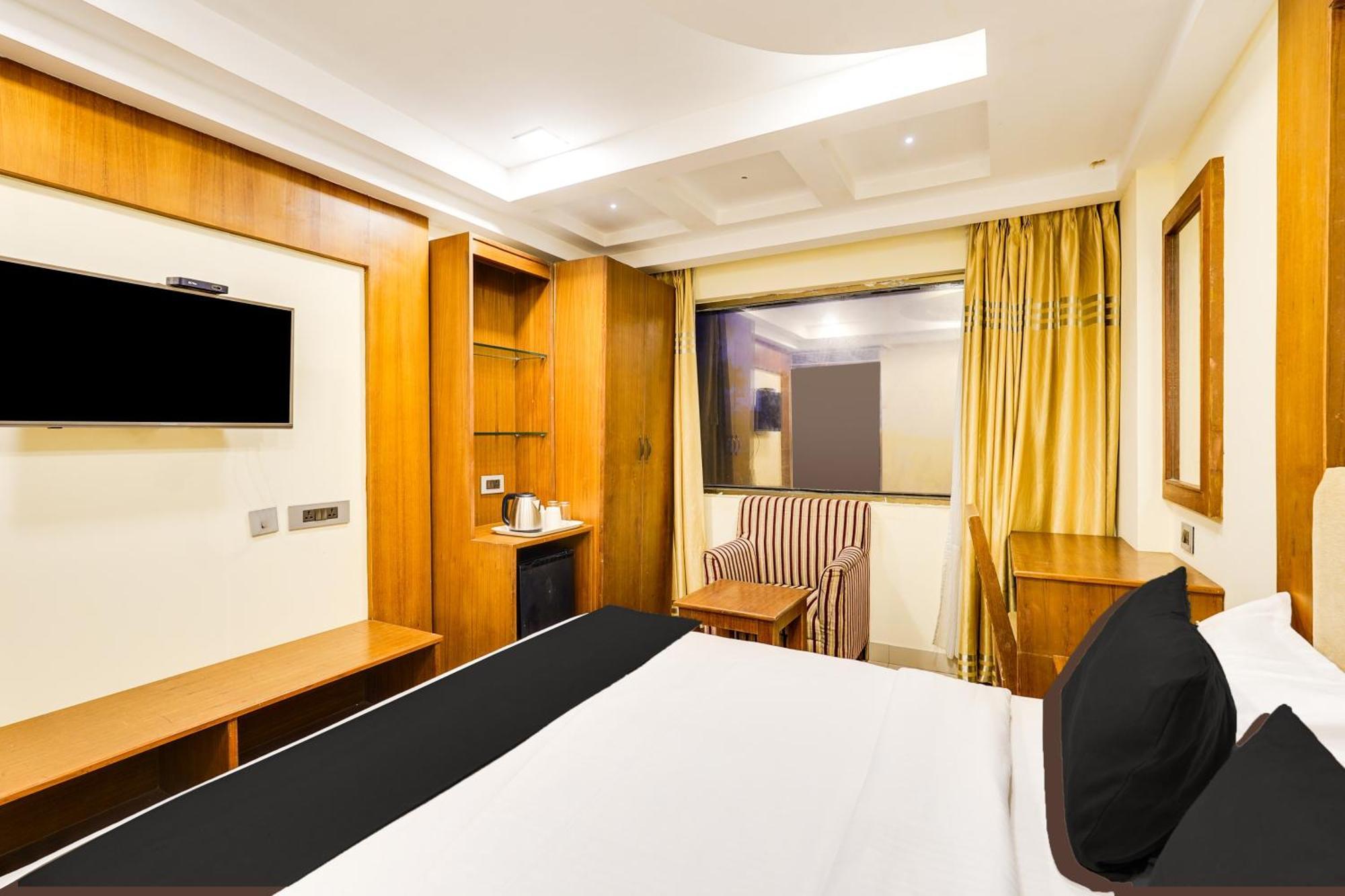 Super Townhouse Oak Alandur Near Chennai Airport Formerly Vijay Park Εξωτερικό φωτογραφία