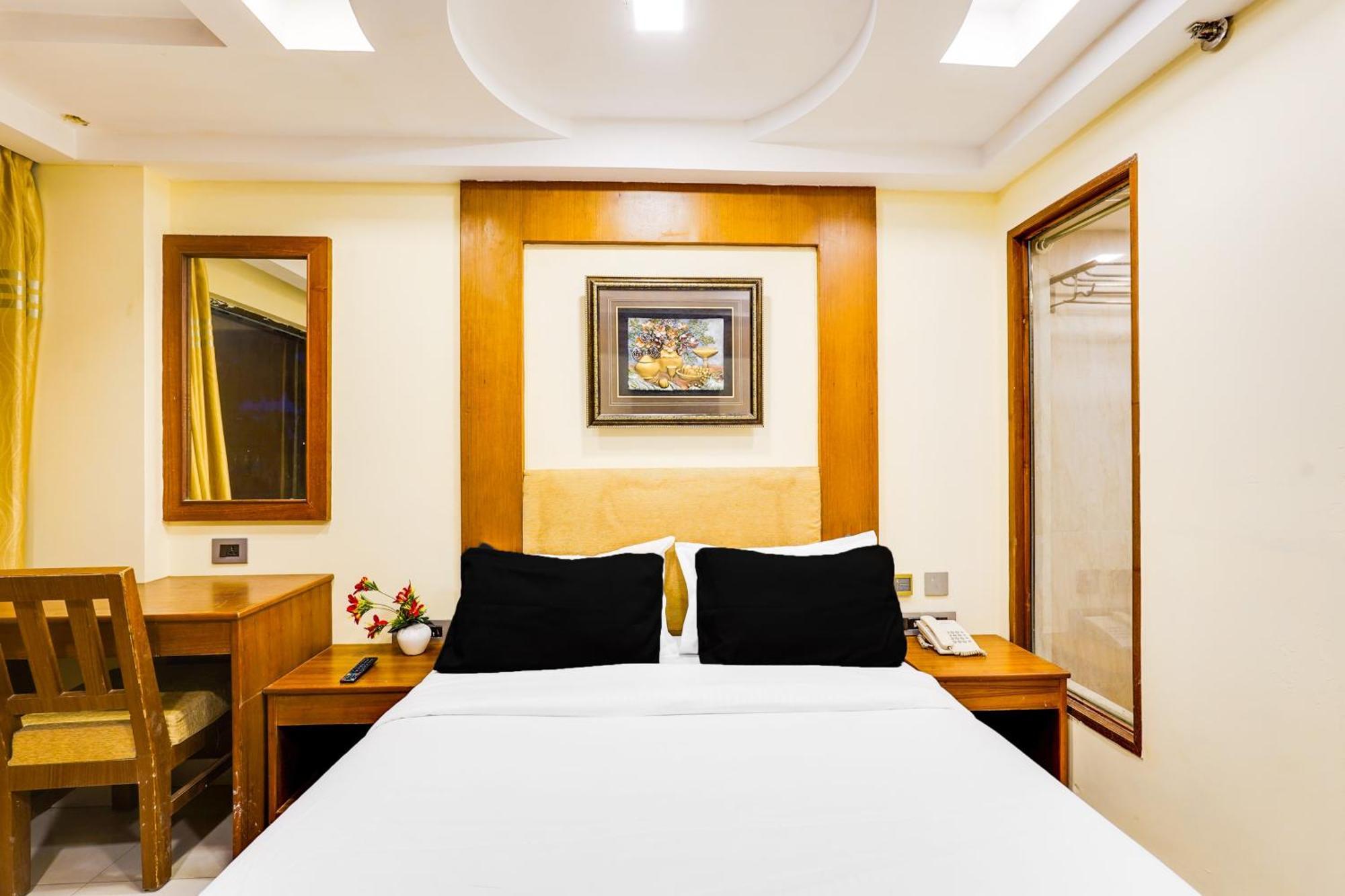 Super Townhouse Oak Alandur Near Chennai Airport Formerly Vijay Park Εξωτερικό φωτογραφία