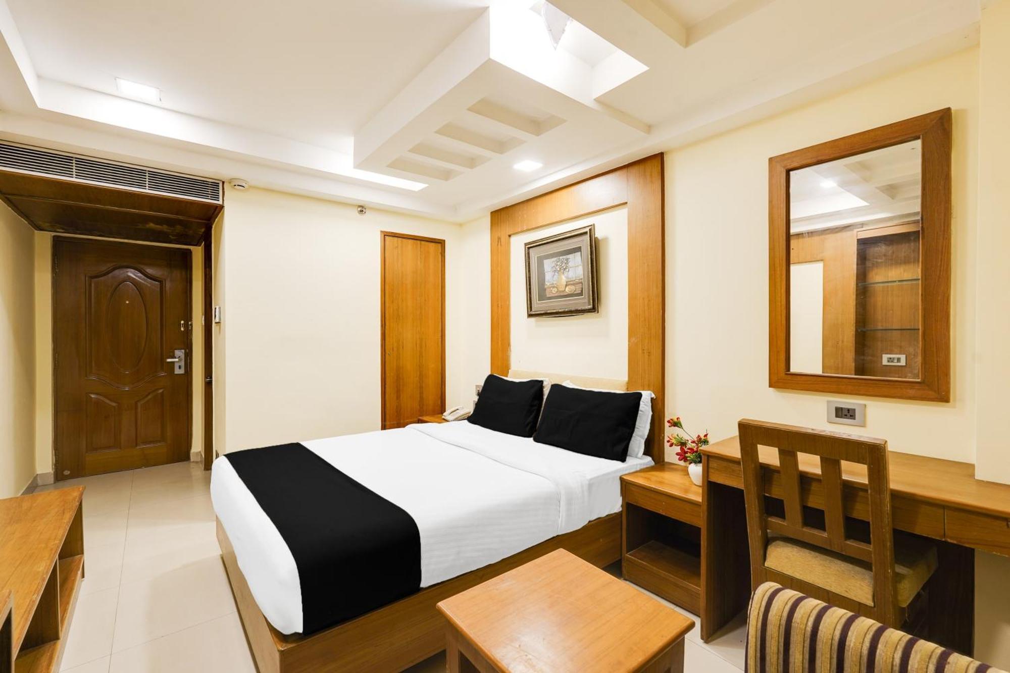 Super Townhouse Oak Alandur Near Chennai Airport Formerly Vijay Park Εξωτερικό φωτογραφία