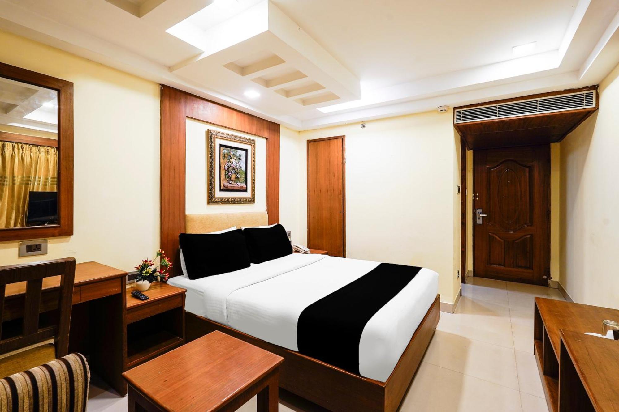 Super Townhouse Oak Alandur Near Chennai Airport Formerly Vijay Park Εξωτερικό φωτογραφία