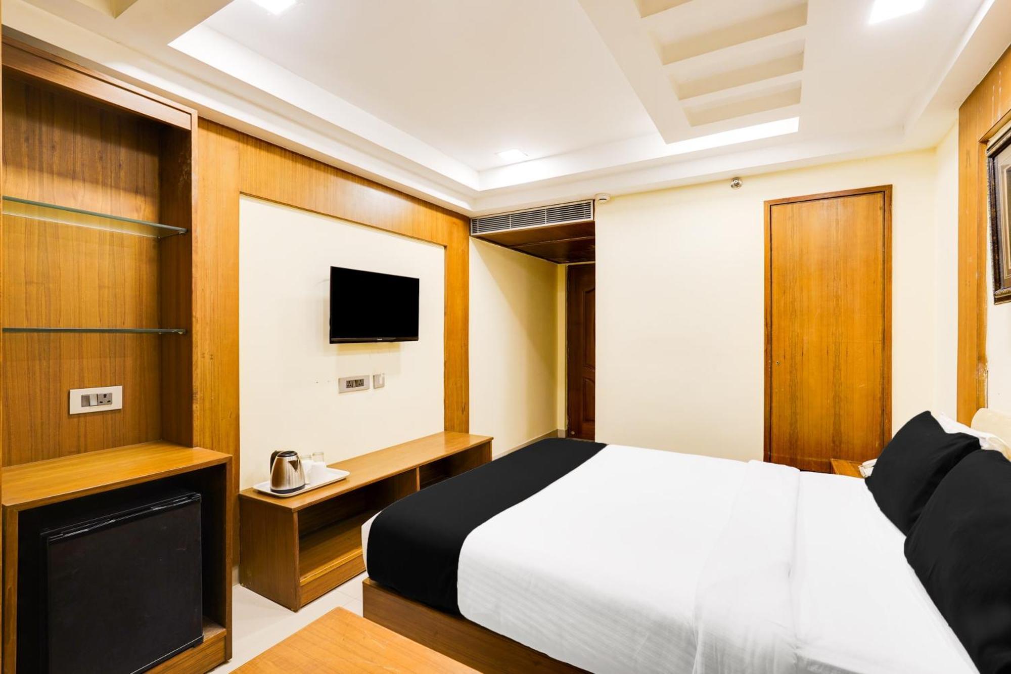 Super Townhouse Oak Alandur Near Chennai Airport Formerly Vijay Park Εξωτερικό φωτογραφία