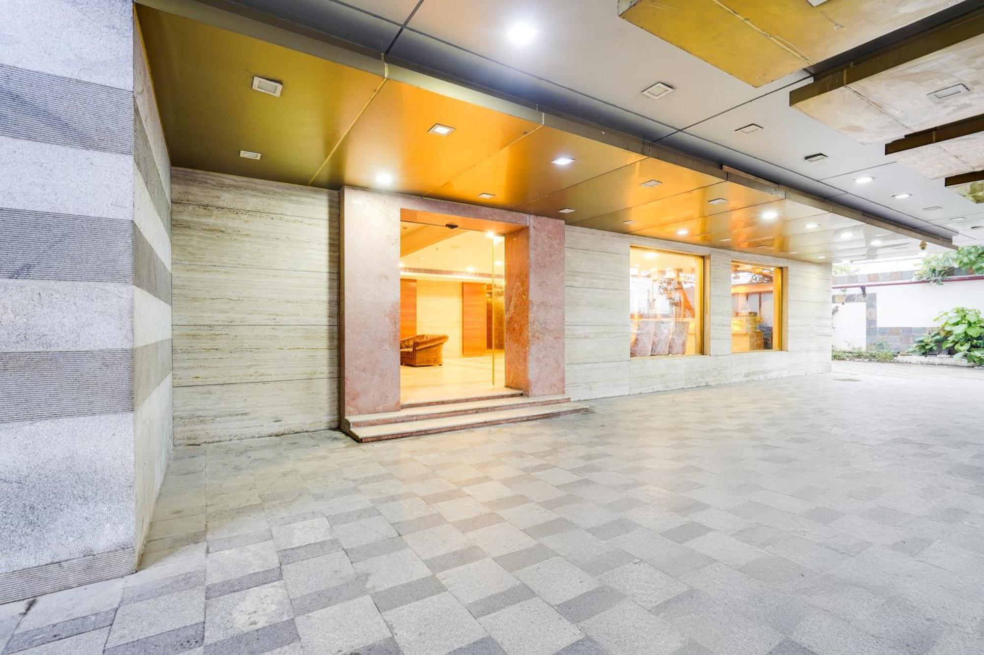 Super Townhouse Oak Alandur Near Chennai Airport Formerly Vijay Park Εξωτερικό φωτογραφία