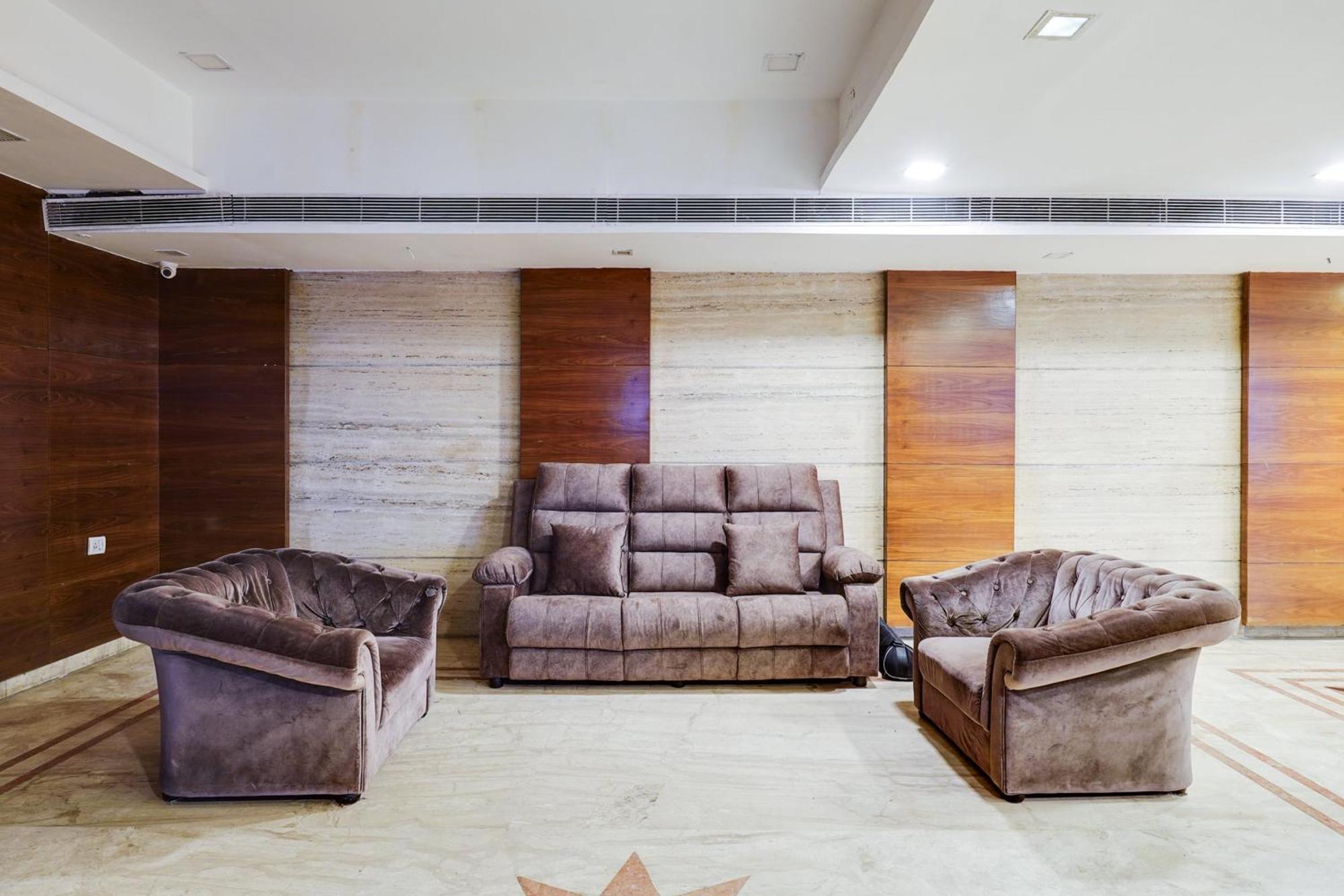 Super Townhouse Oak Alandur Near Chennai Airport Formerly Vijay Park Εξωτερικό φωτογραφία
