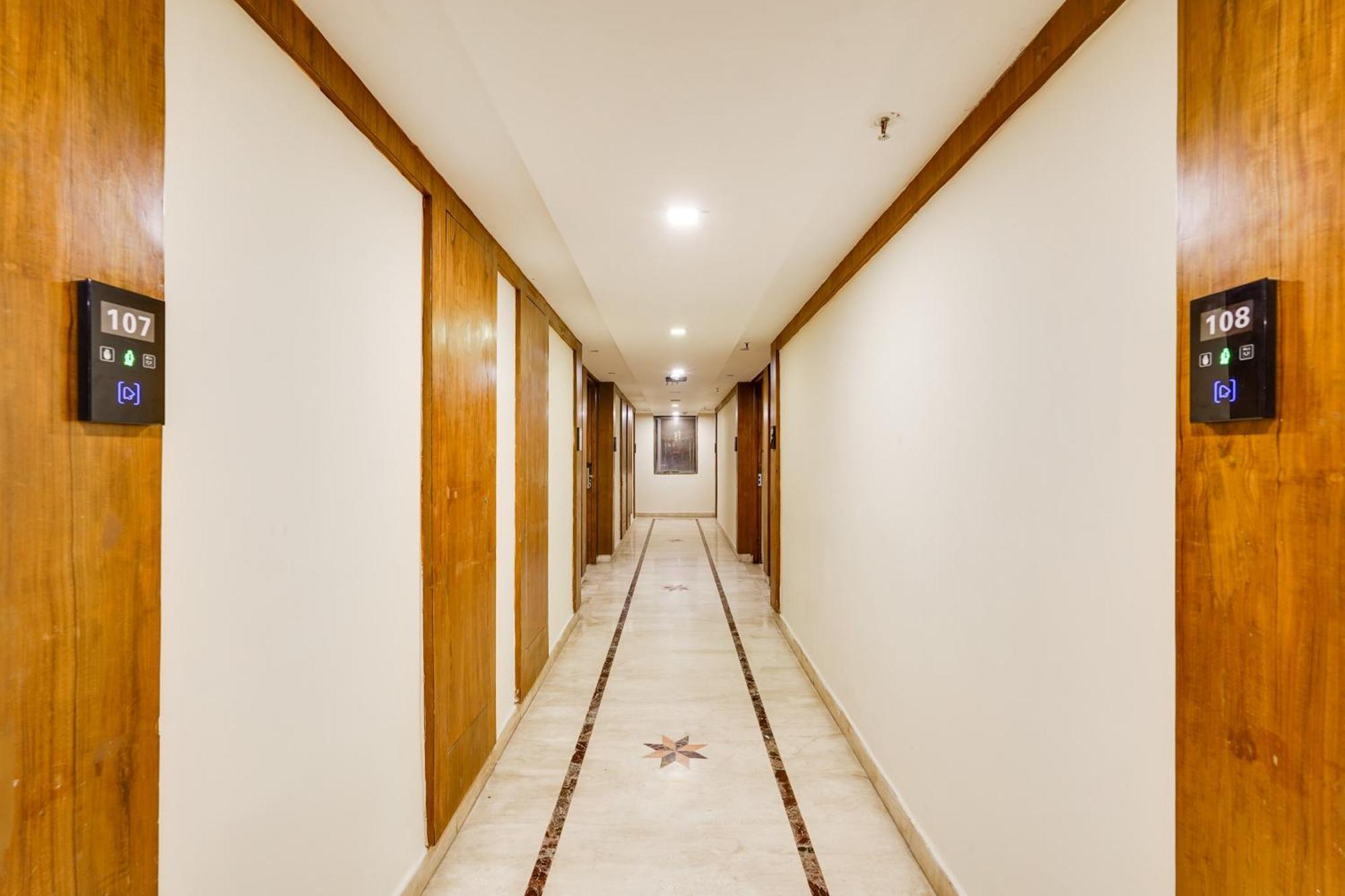 Super Townhouse Oak Alandur Near Chennai Airport Formerly Vijay Park Εξωτερικό φωτογραφία